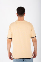 تي شيرت رجالي كبير الحجم بأكمام قصيرة وطبعة أمامية وجيب مميز في الأمام