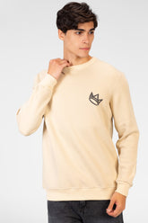 سويت شيرت رجالي برقبة دائرية مع طباعة تاج على الجهة الأمامية