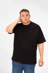 تي شيرت رجالي أساسي كبير الحجم بأكمام نصفية ورقبة دائرية من Tomato