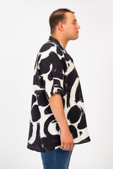 قميص رجالي صيفي كبير الحجم بأكمام قصيرة وطبعة كاملة مصنوع من مادة عملية ومريحة