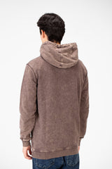 سويت شيرت رجالي مطبوع ومغسول مع جيب أمامي كبير