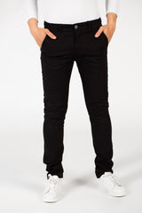 بنطلون رجالي من قماش الجبردين الأساسي بقصة ضيقة