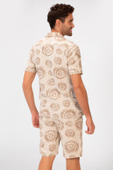 طقم رجالي شبكي بنصف كم وأزرار كاملة وقميص قصير