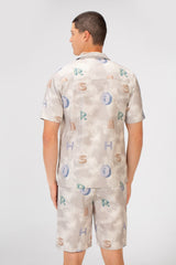 قميص رجالي نصف كم وبدلة قصيرة ضيقة بطباعة حروف في الصيف عالية الجودة