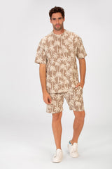 طقم رجالي بمقاس عادي يتكون من تي شيرت بأكمام نصفية وشورت