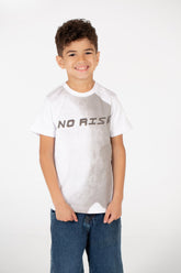 تي شيرت للأولاد بنصف كم مطبوع عليه عبارة "لا مخاطرة"