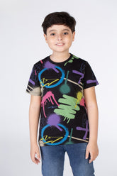 تي شيرت للأولاد بأكمام قصيرة مطبوع بألوان مبهجة وخامة مريحة