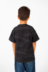 تي شيرت للأولاد بقصّة عادية وقبة دائرية وأكمام نصفية مصبوغة بالربطة