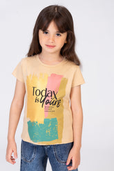 Girls Printed T-shirt With Comfortable And Practical Material