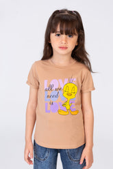Girls Half Sleeved T-shirt With A Distinctive Cartoon Print And Comfortable Material