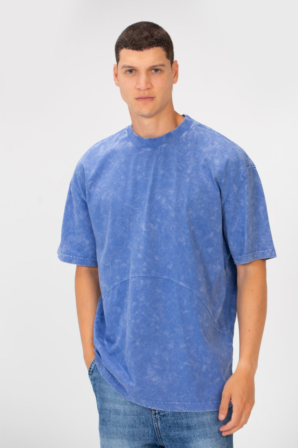 تي شيرت رجالي عصري كبير الحجم بأكمام قصيرة ورقبة دائرية