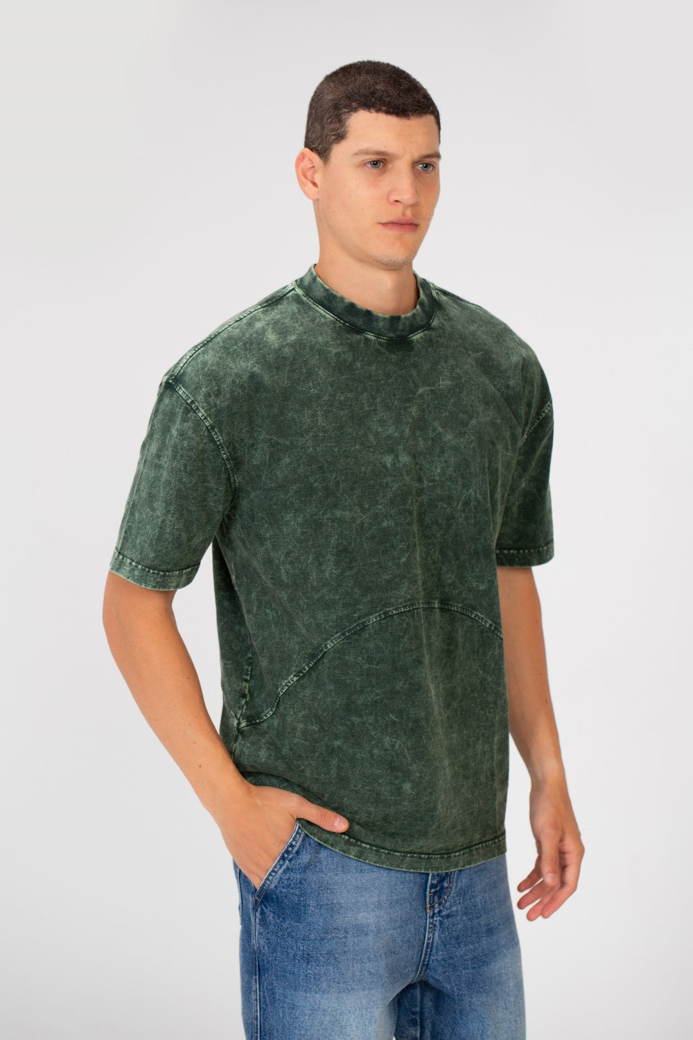 تي شيرت رجالي عصري كبير الحجم بأكمام قصيرة ورقبة دائرية