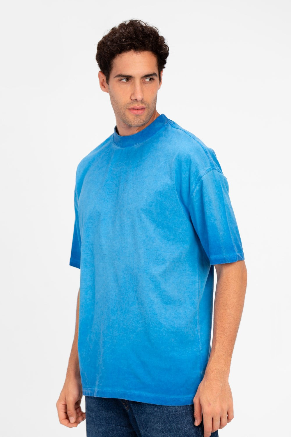 تي شيرت رجالي أساسي كبير الحجم بأكمام نصف دائرية