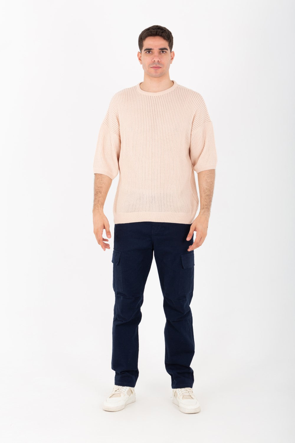 تي شيرت رجالي أساسي دائري بقصّة تريكو سليم فيت مصنوع من خامة عالية الجودة