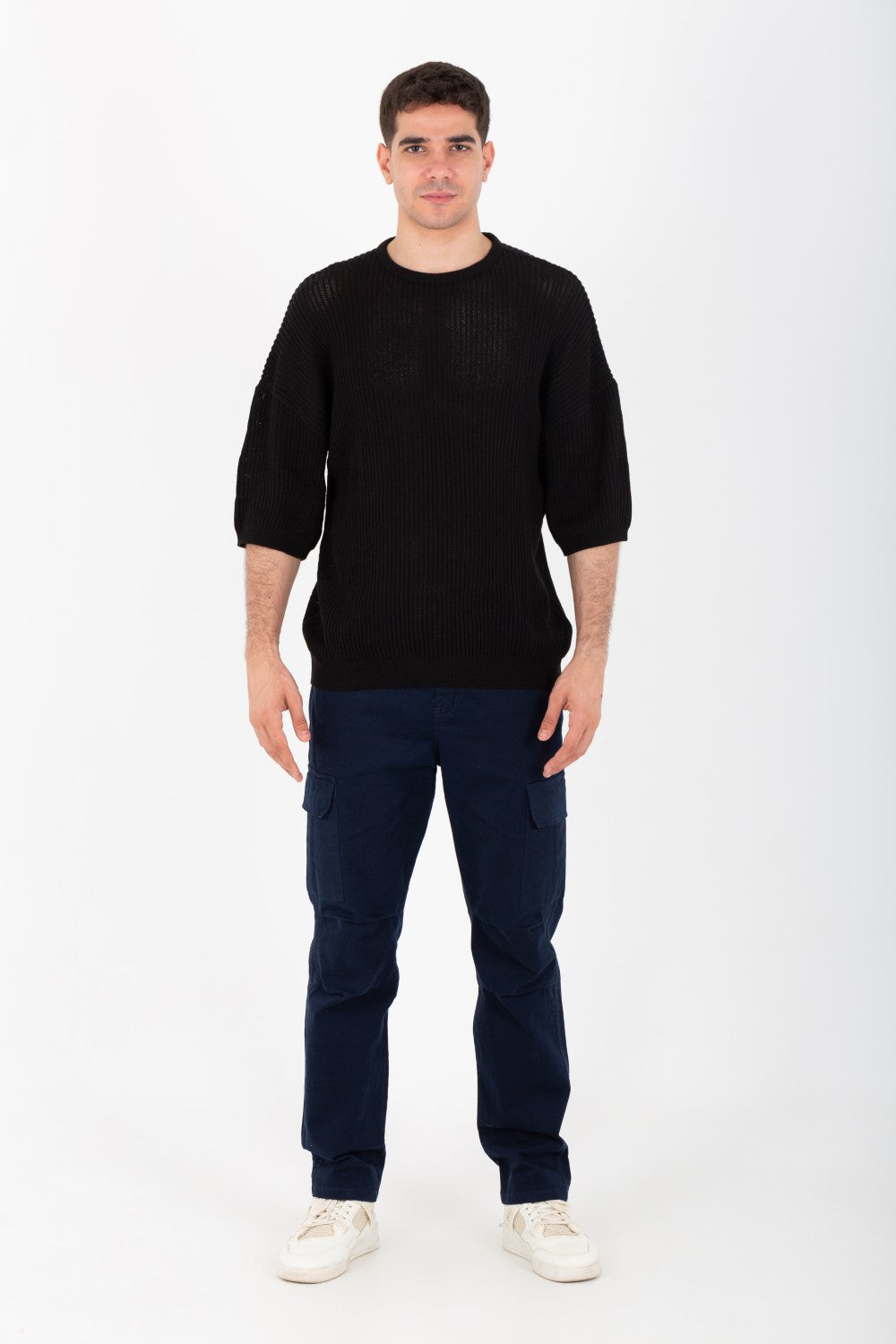 تي شيرت رجالي أساسي دائري بقصّة تريكو سليم فيت مصنوع من خامة عالية الجودة