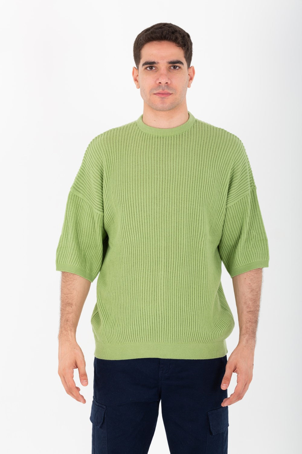 تي شيرت رجالي أساسي دائري بقصّة تريكو سليم فيت مصنوع من خامة عالية الجودة