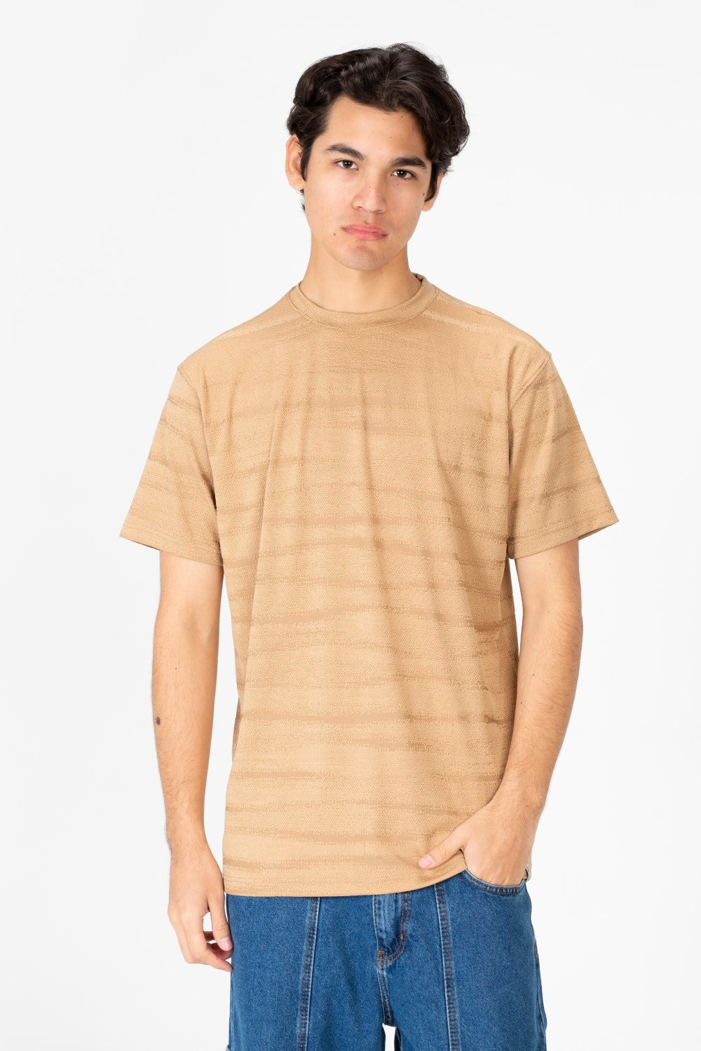 تي شيرت رجالي أساسي بأكمام نصفية ورقبة دائرية