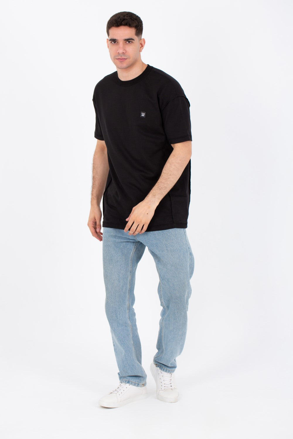 Mens Oversize Basic Plain T-shirt With A Round Neck And A Tomato Patch On The Front