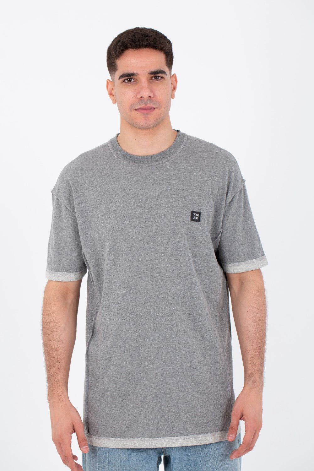 Mens Oversize Basic Plain T-shirt With A Round Neck And A Tomato Patch On The Front