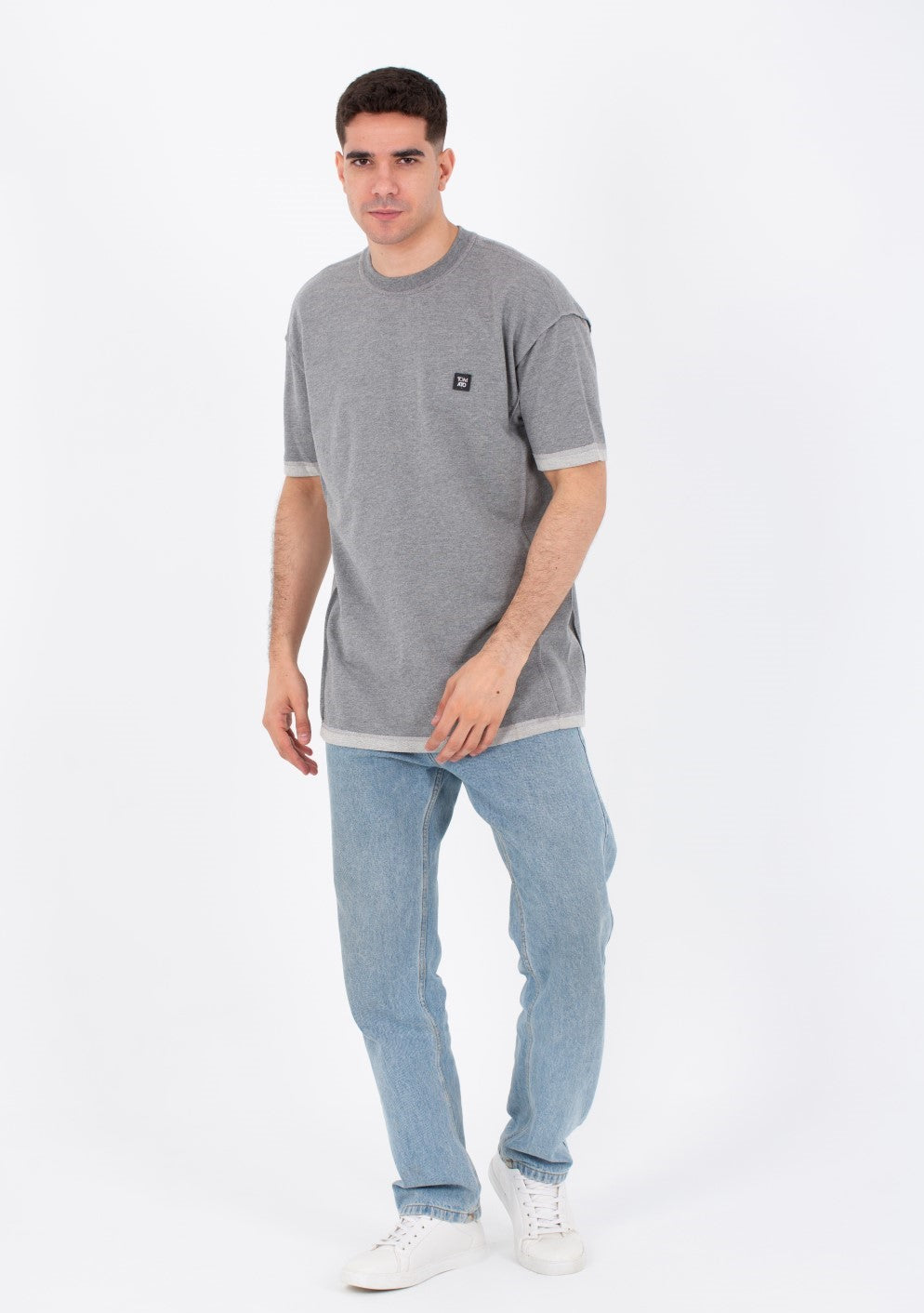 Mens Oversize Basic Plain T-shirt With A Round Neck And A Tomato Patch On The Front