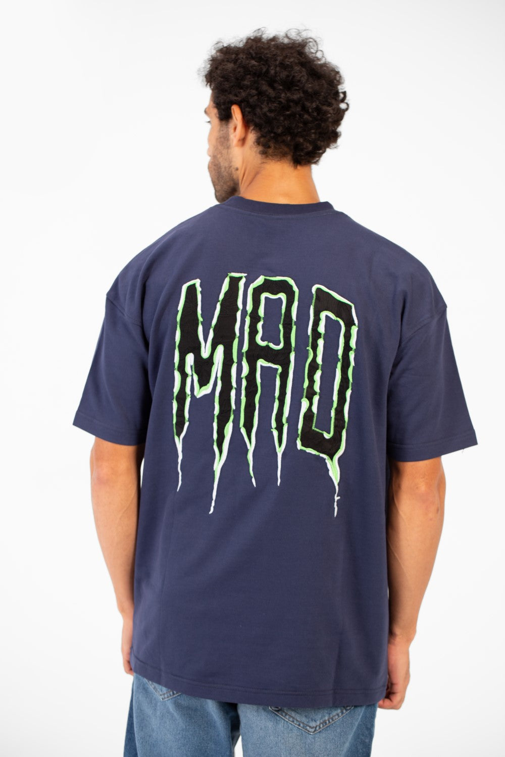 تي شيرت ميلتون رجالي بقصّة عادية وأكمام قصيرة مطبوع عليه طماطم صيفية