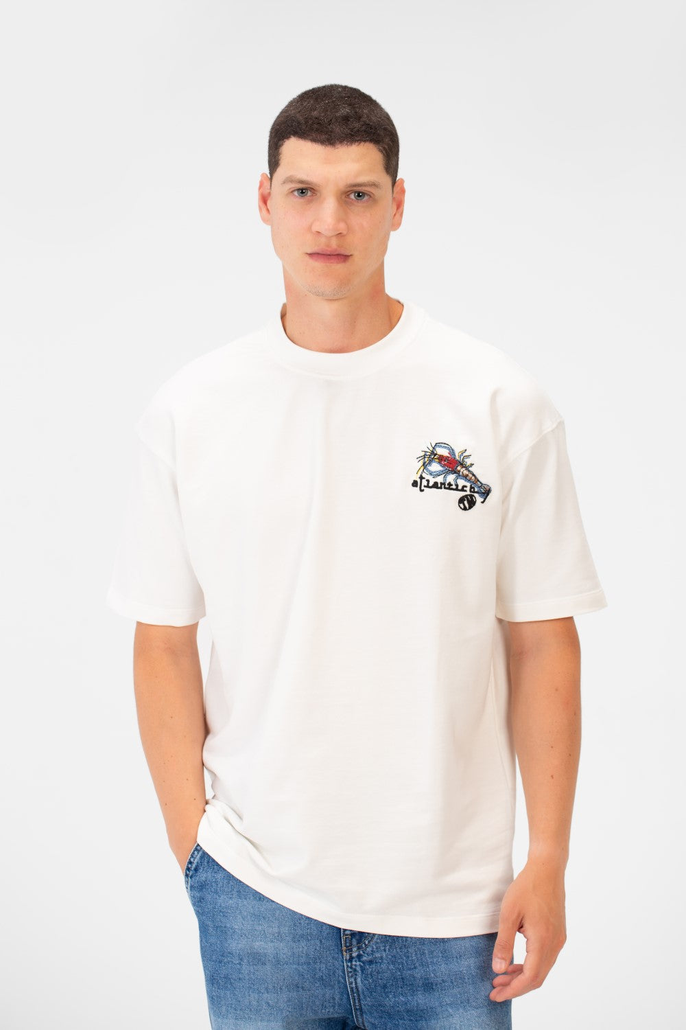 تي شيرت رجالي بقصّة عادية ورقبة دائرية وأكمام قصيرة ومطبوع من الأمام والخلف