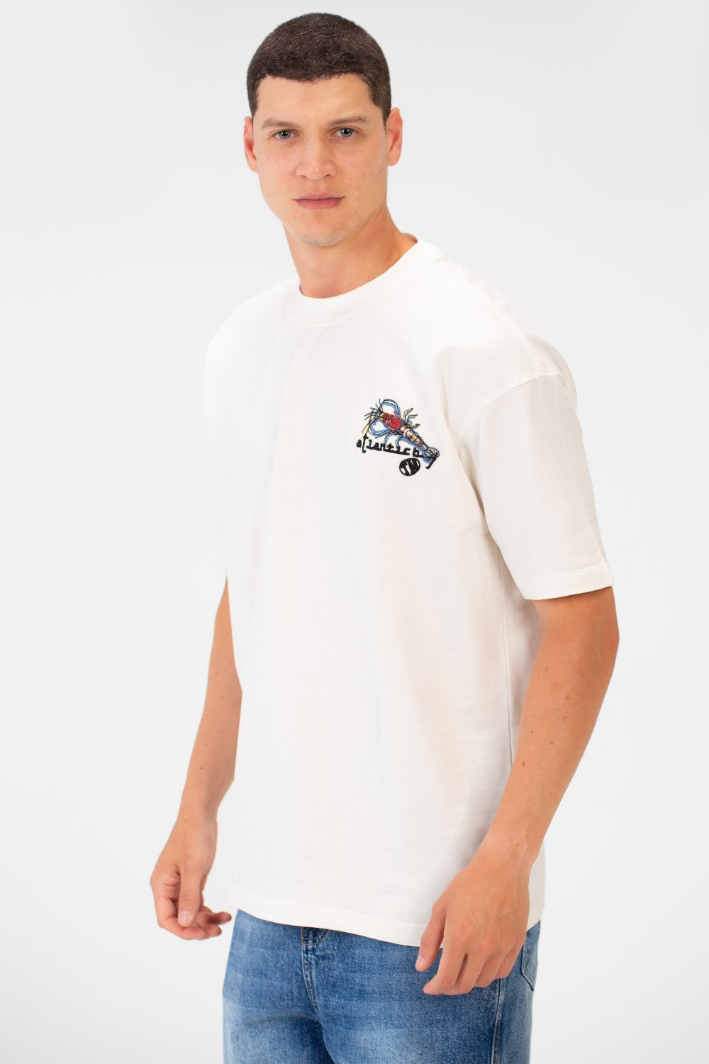 تي شيرت رجالي بقصّة عادية ورقبة دائرية وأكمام قصيرة ومطبوع من الأمام والخلف