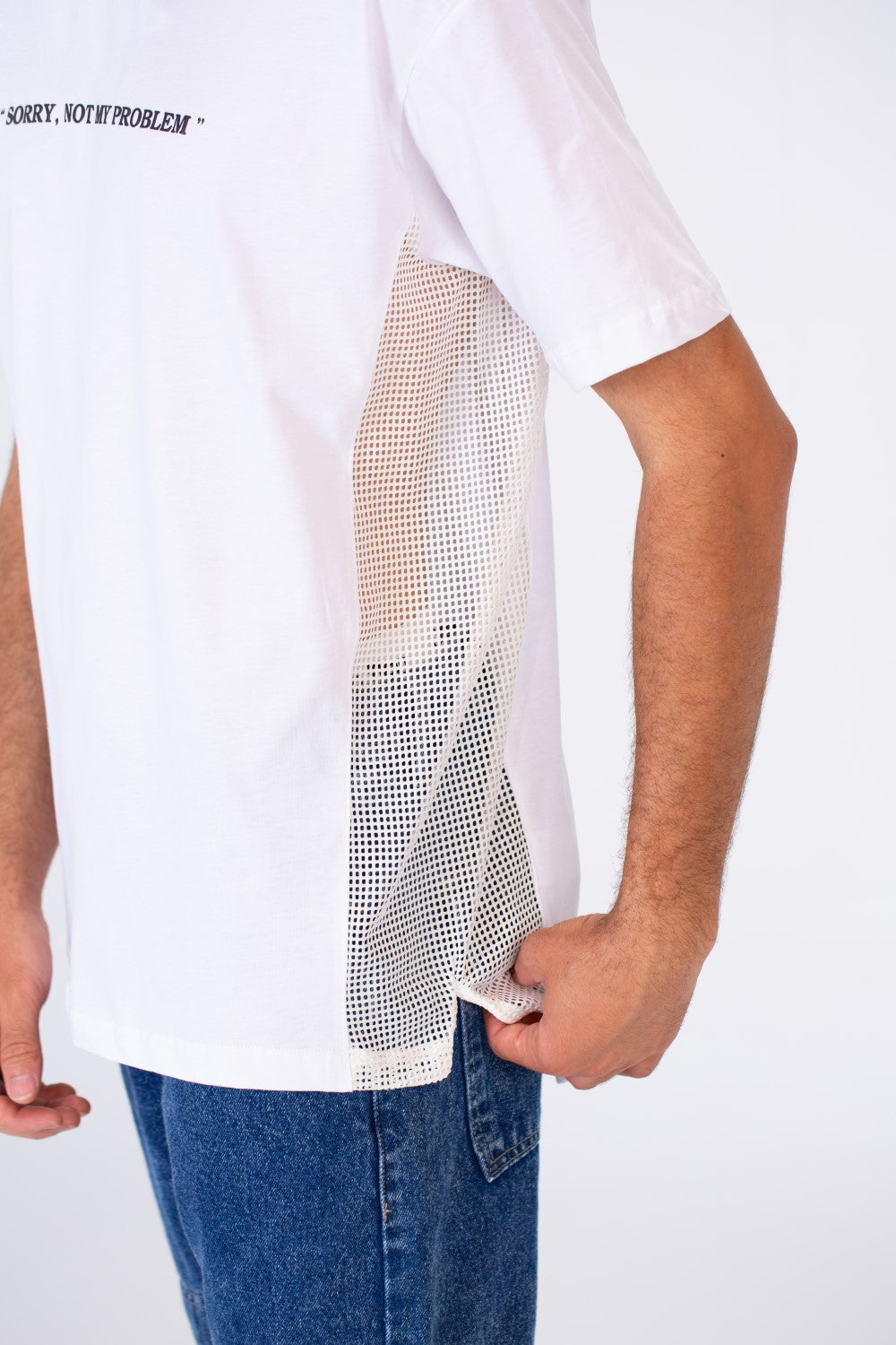 تي شيرت رجالي دائري كبير الحجم مطبوع أساسي شفاف من الجانبين بقصّة عصرية