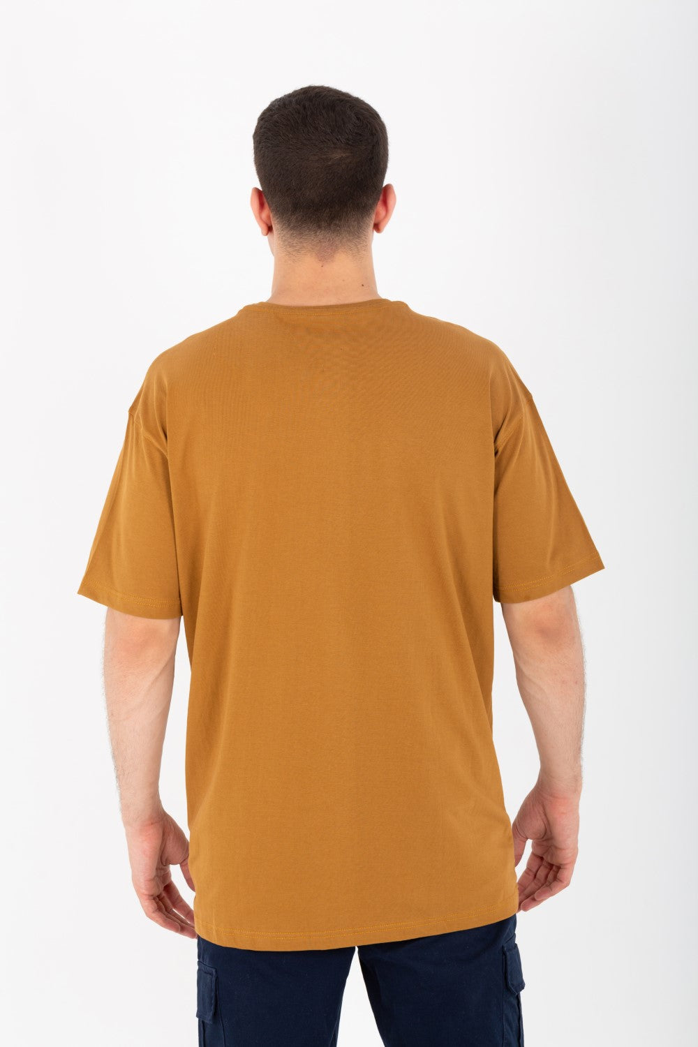 تي شيرت رجالي كبير الحجم برقبة دائرية مصنوع من قماش قابل للتهوية