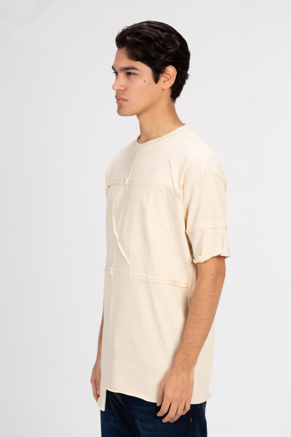 تي شيرت رجالي كبير الحجم برقبة دائرية وقصة عصرية