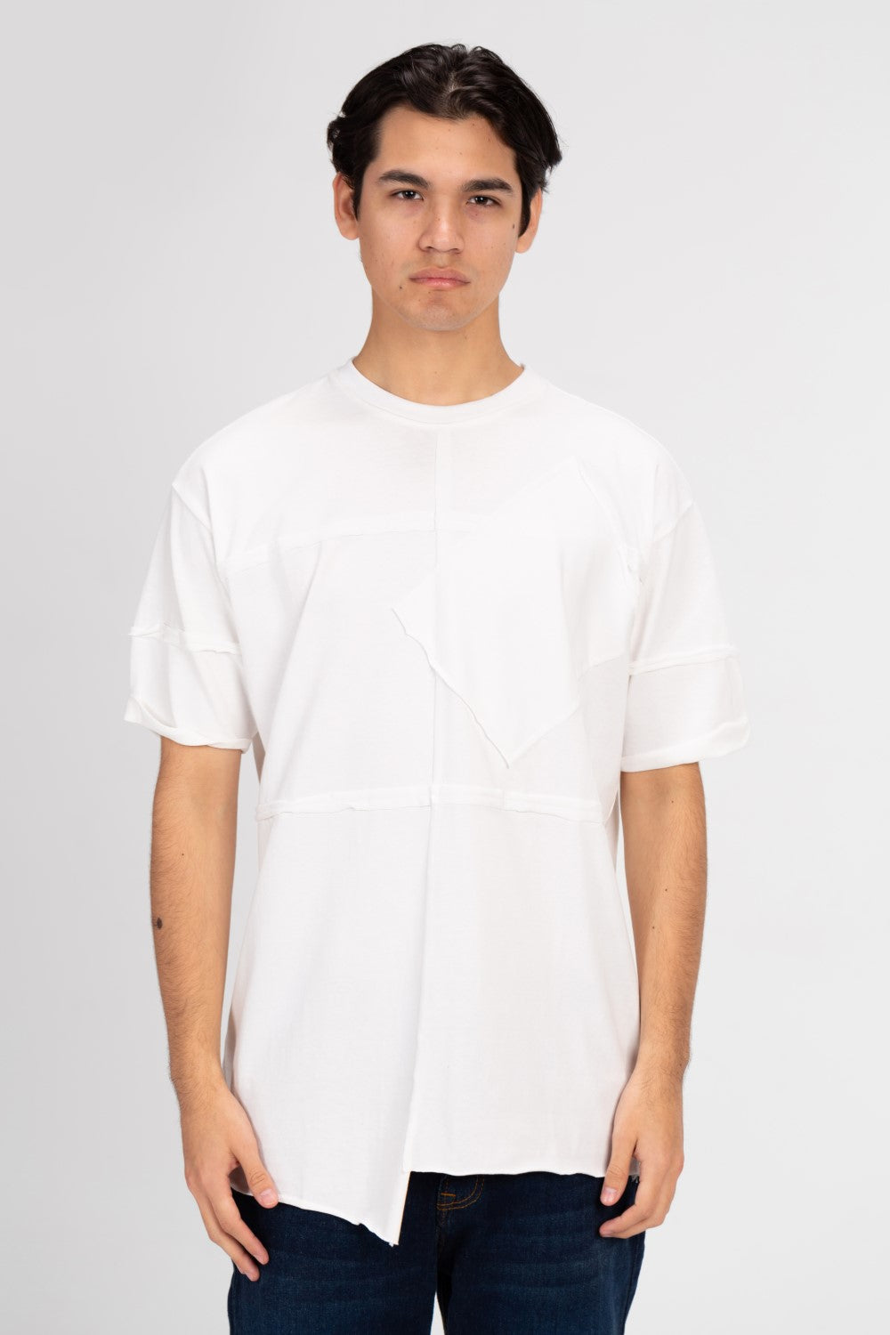 تي شيرت رجالي كبير الحجم برقبة دائرية وقصة عصرية