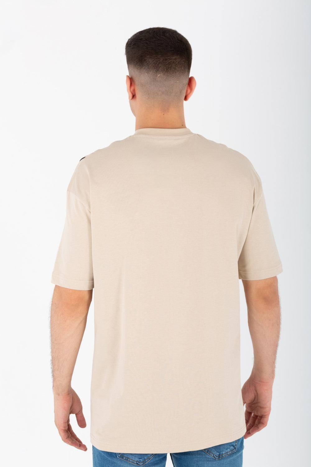 Men's Oversize Round Neck T-shirt With Front Print And Modern Fit