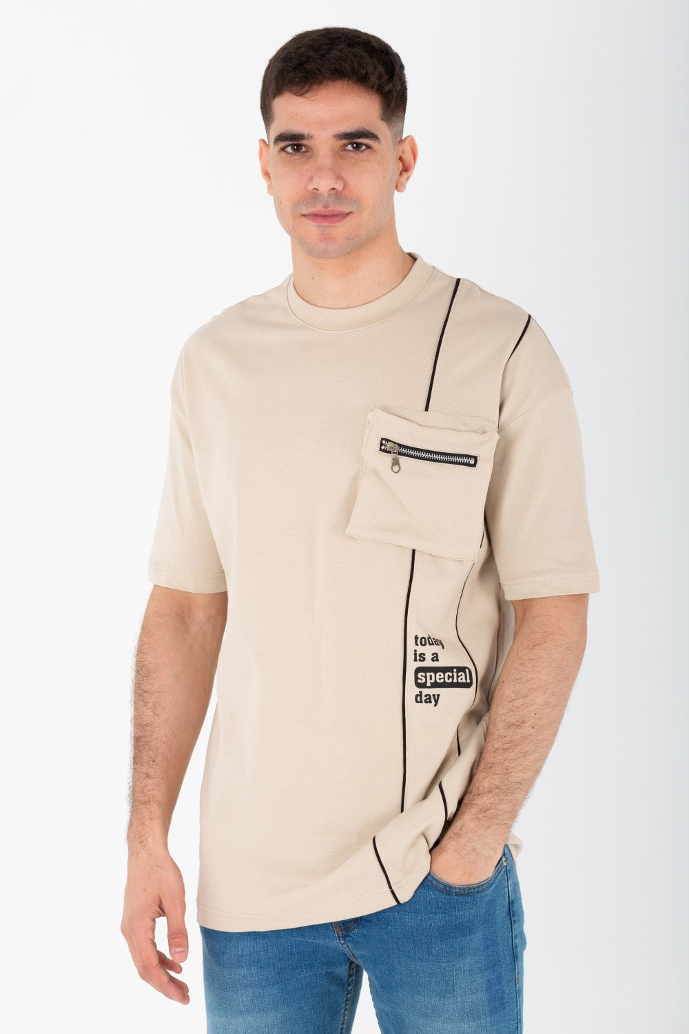 Men's Oversize Round Neck T-shirt With Front Print And Modern Fit