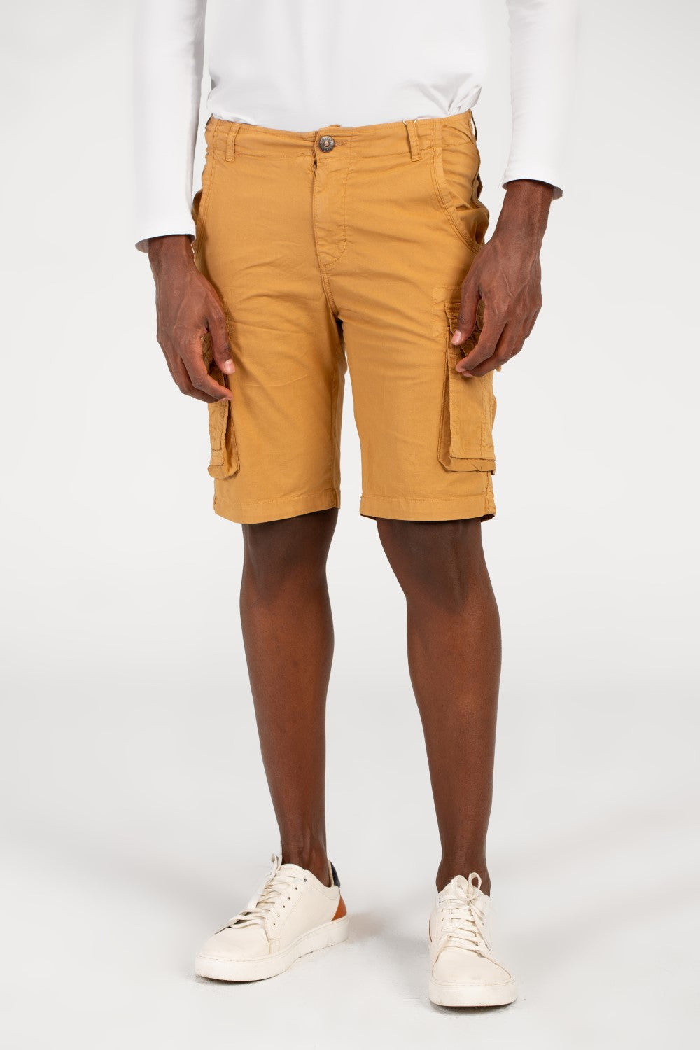 شورت رجالي من قماش الجبردين بجيوب جانبية