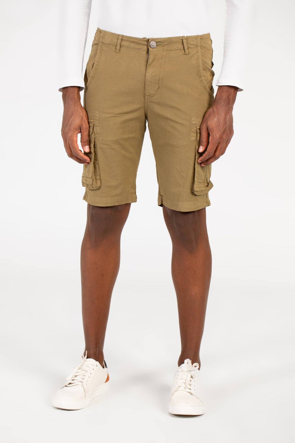 شورت رجالي من قماش الجبردين بجيوب جانبية