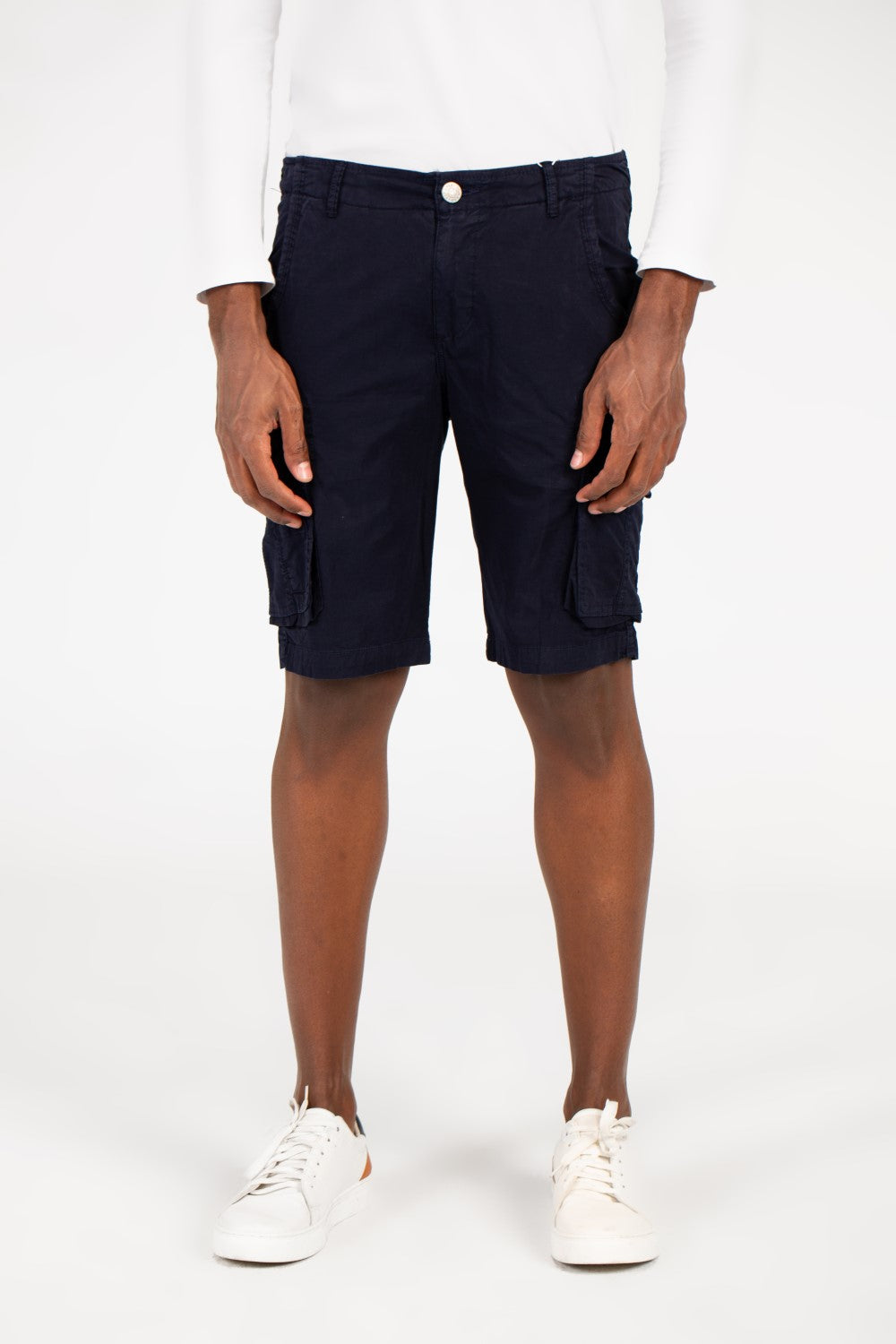 شورت رجالي من قماش الجبردين بجيوب جانبية