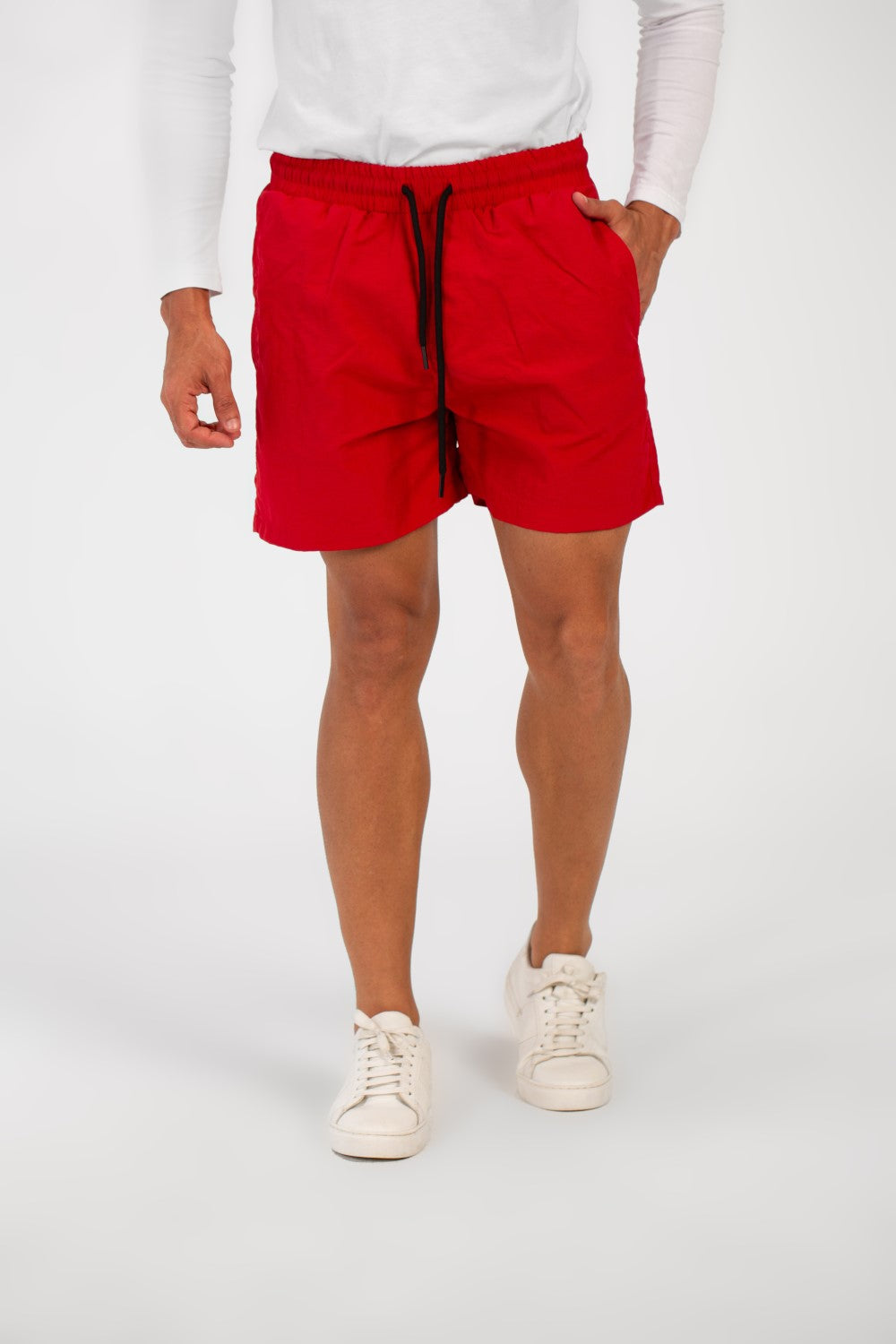 شورت سباحة رجالي أساسي مقاوم للماء مع رباط وجيوب