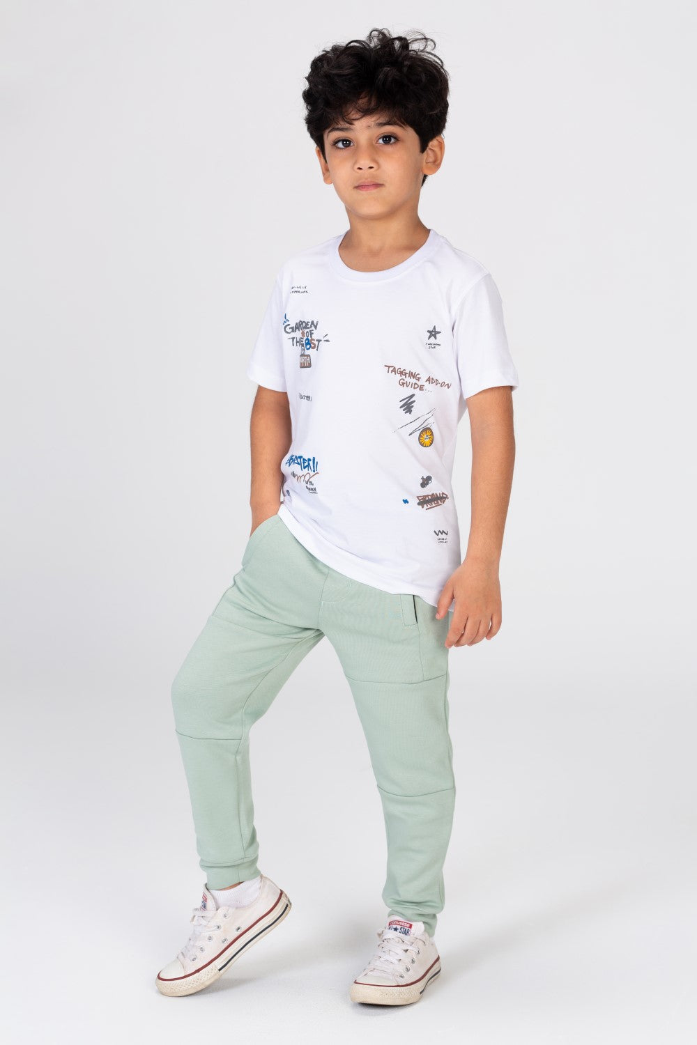 تي شيرت للأولاد مطبوع من الأمام والخلف مصنوع من القطن بمقاس مريح