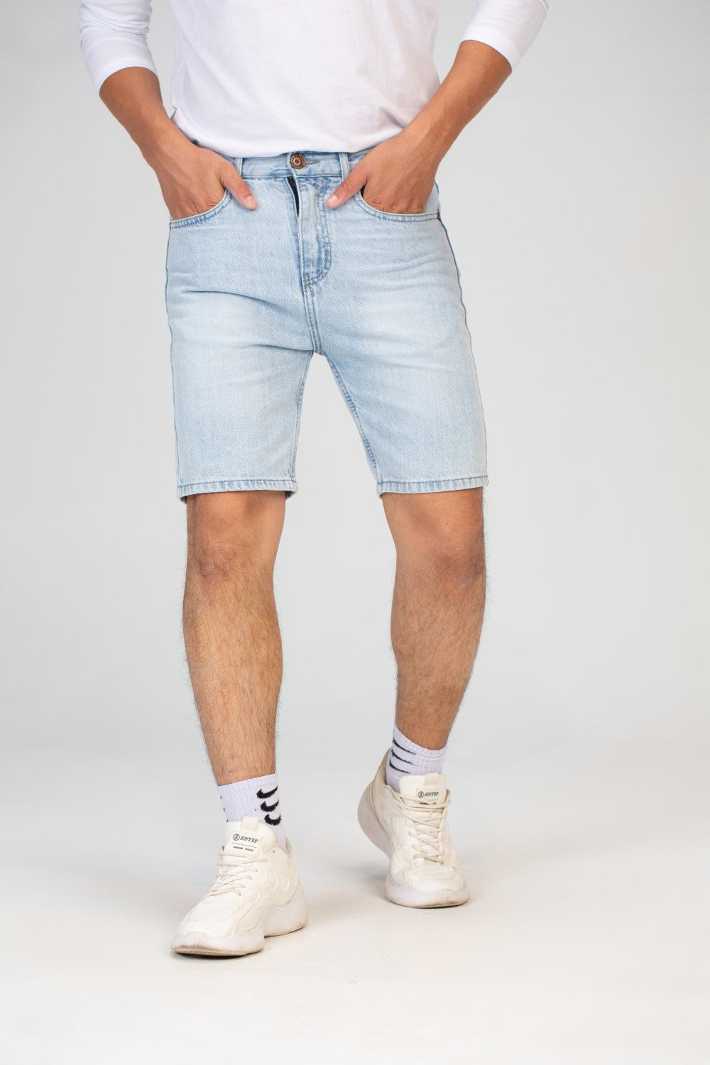 Mens Denim Shorts With Five Pockets And Tomato Back Patch In Sky Blue