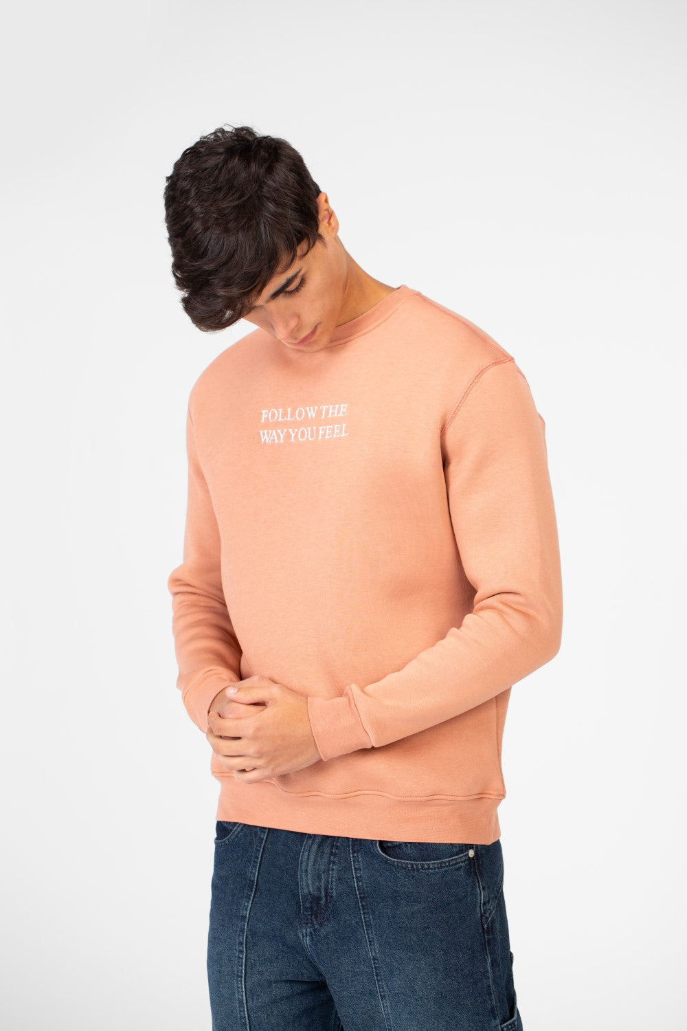 سويت شيرت رجالي مطبوع برقبة دائرية