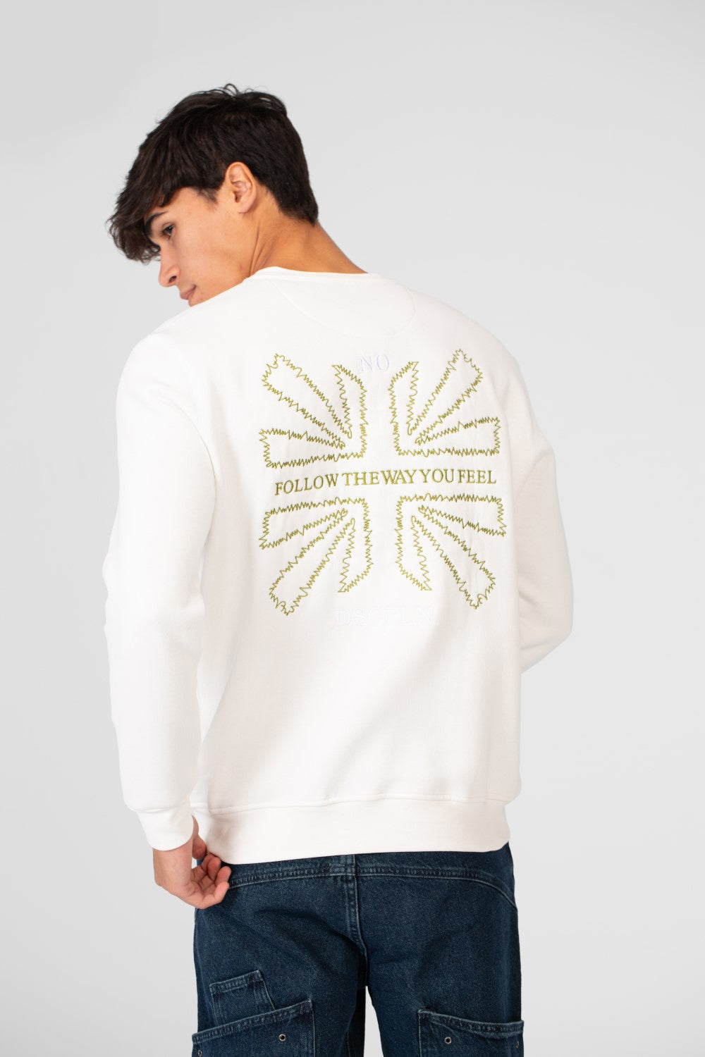 سويت شيرت رجالي مطبوع برقبة دائرية