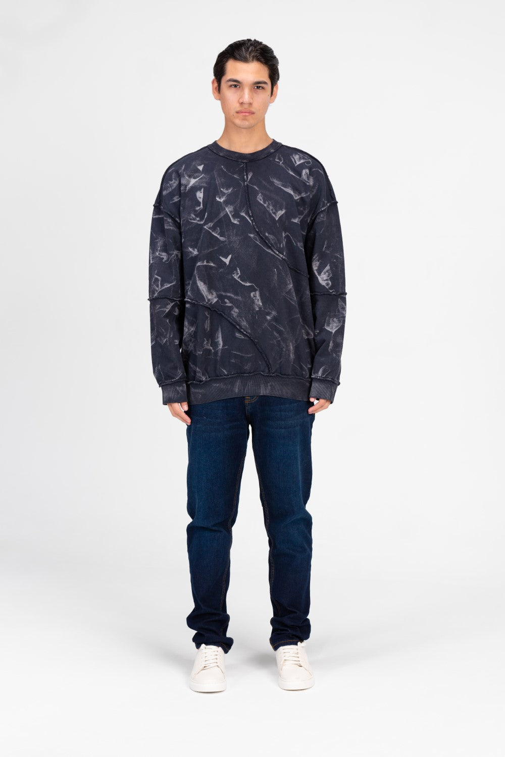 سويت شيرت رجالي كبير الحجم مطبوع برقبة دائرية