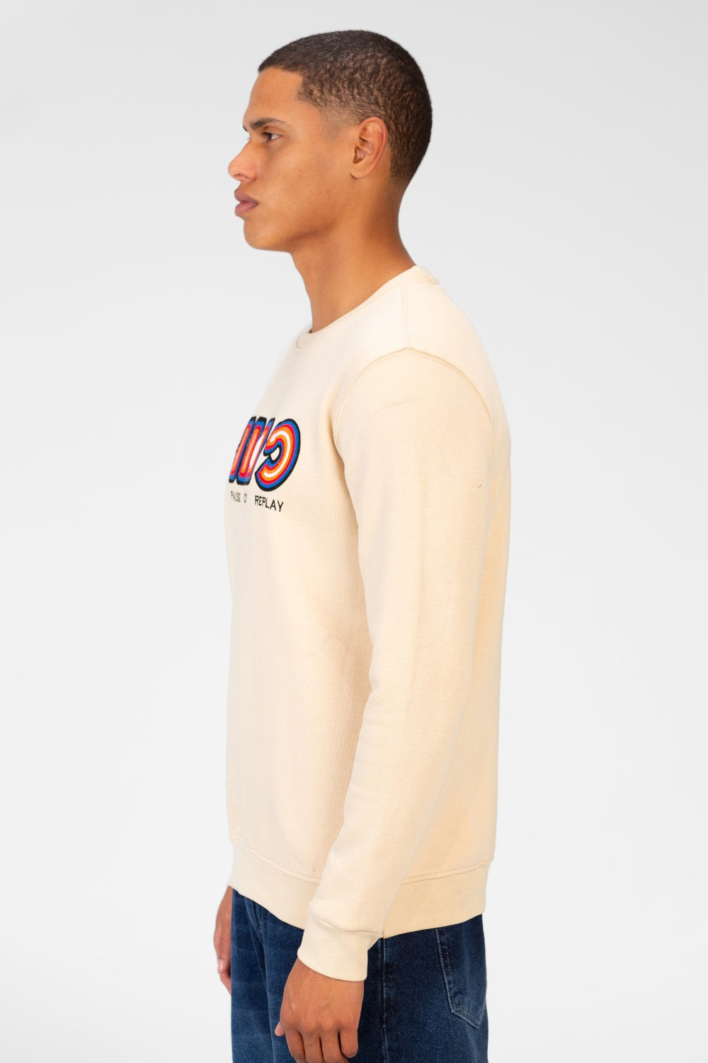 سويت شيرت رجالي برقبة دائرية وطبعة أمامية