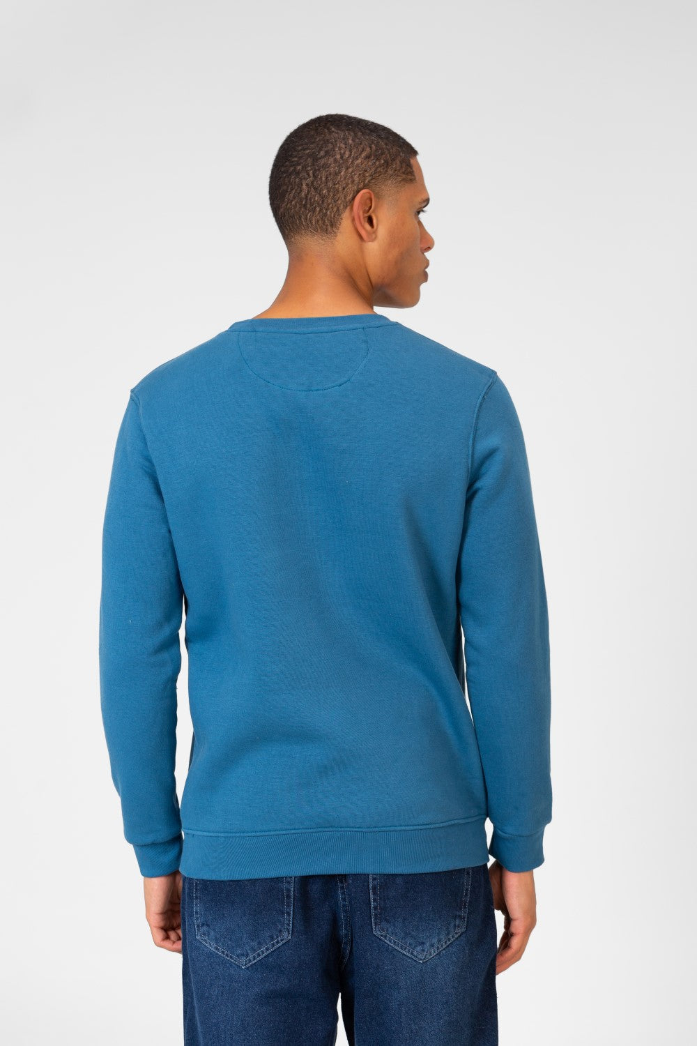 سويت شيرت رجالي برقبة دائرية وطبعة أمامية