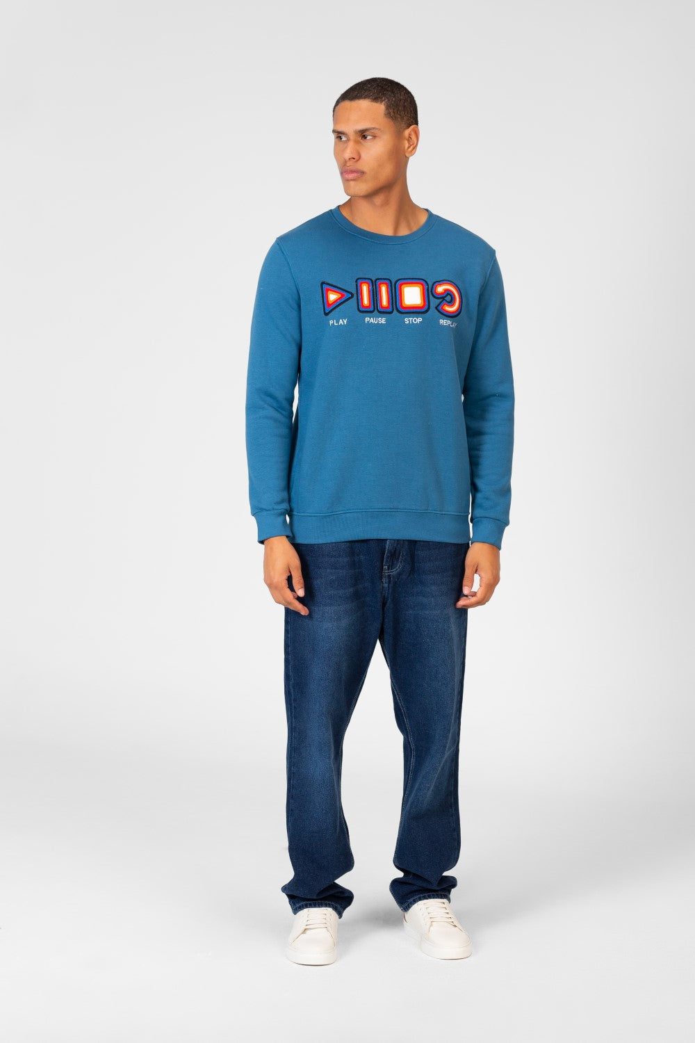 سويت شيرت رجالي برقبة دائرية وطبعة أمامية