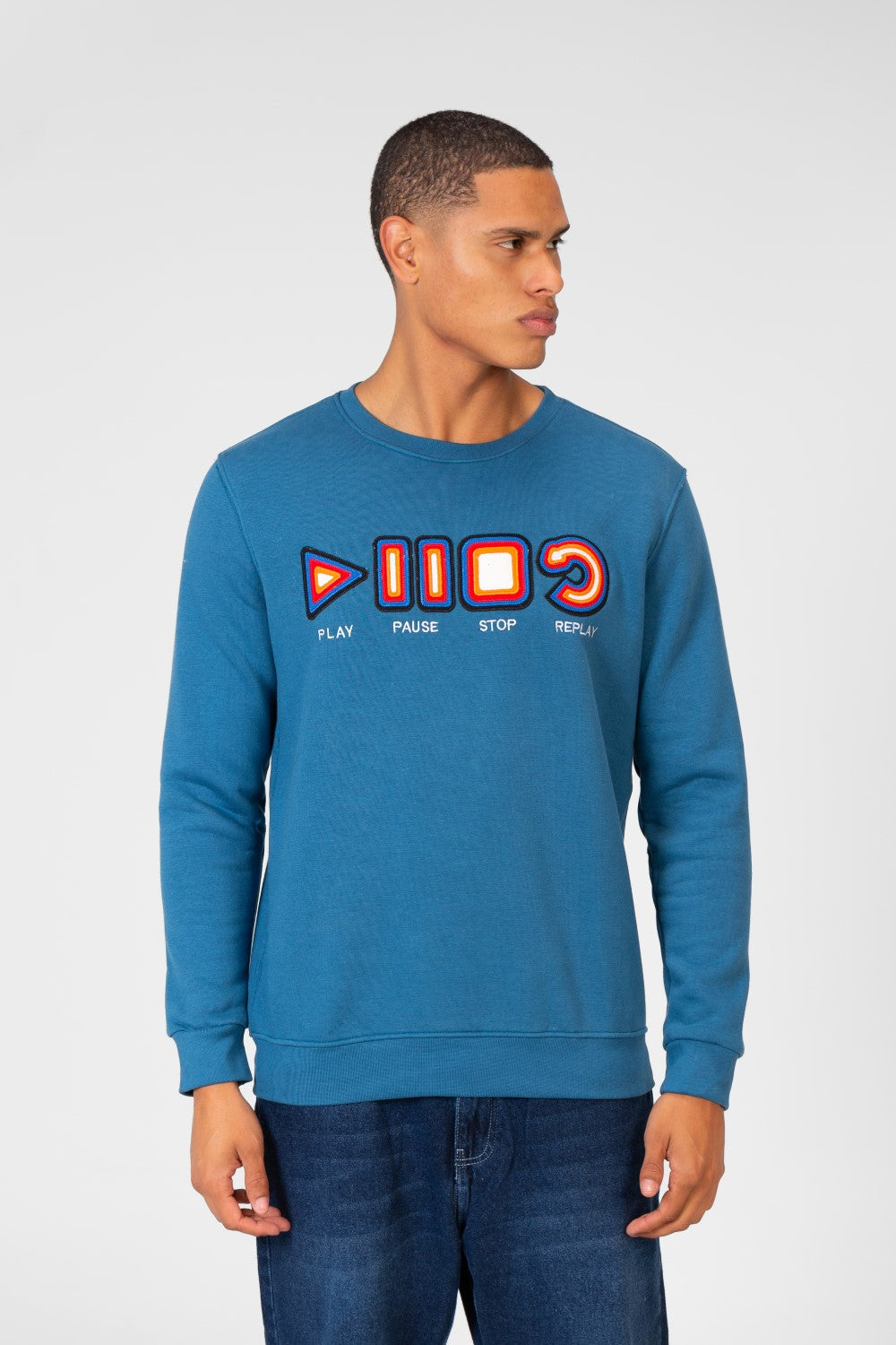 سويت شيرت رجالي برقبة دائرية وطبعة أمامية