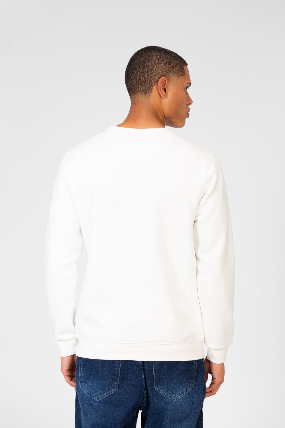 سويت شيرت رجالي برقبة دائرية وطبعة أمامية