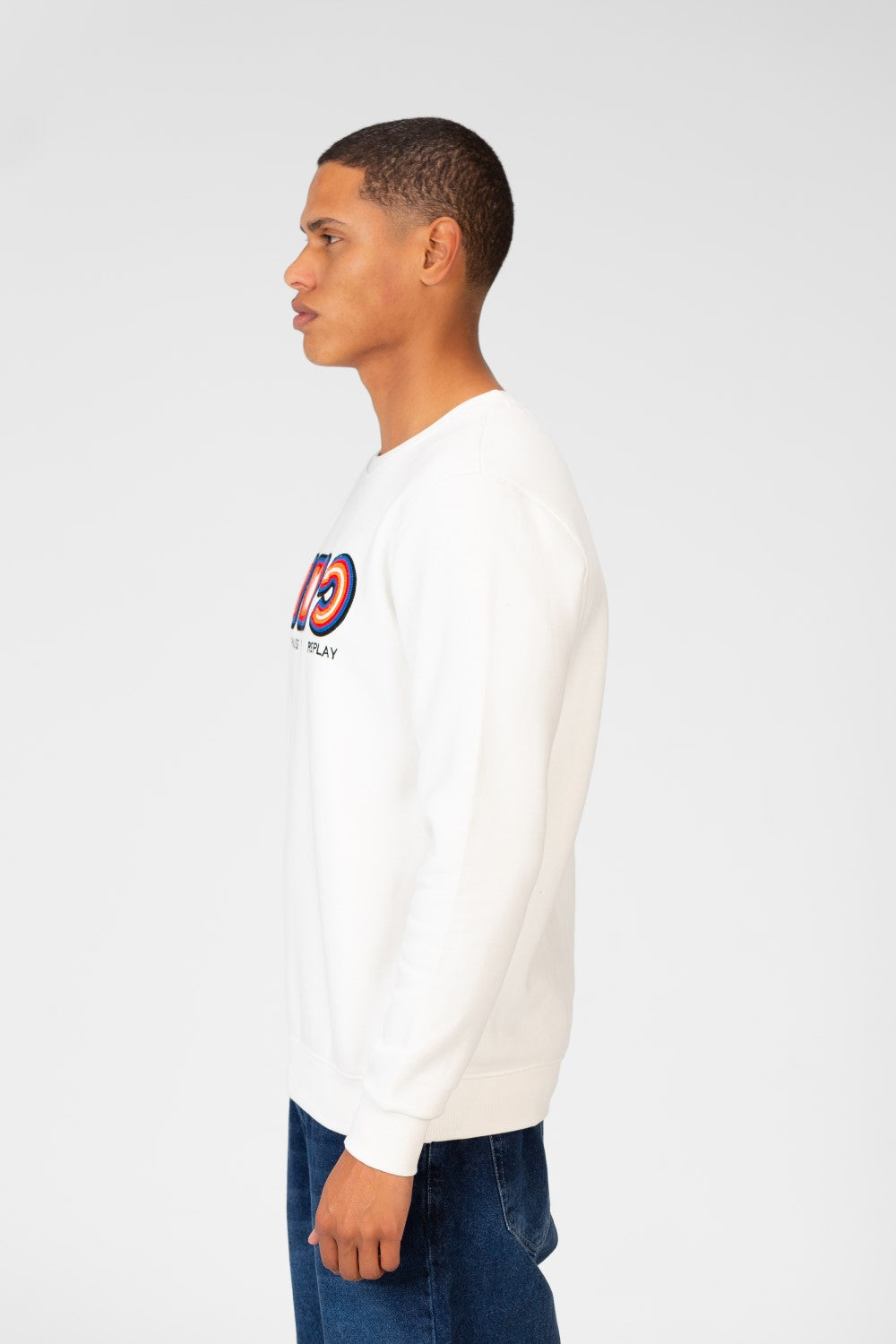 سويت شيرت رجالي برقبة دائرية وطبعة أمامية