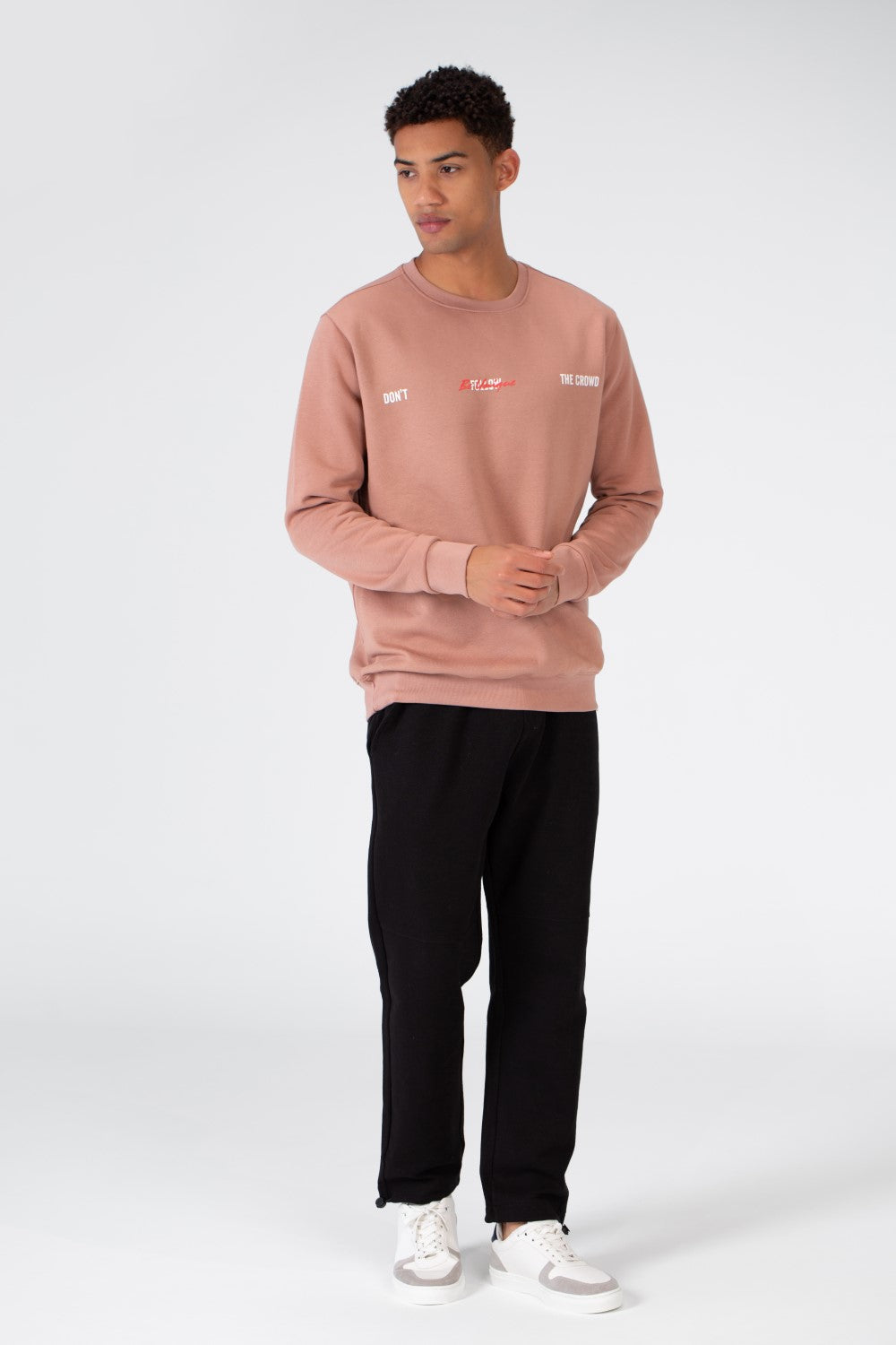 سويت شيرت رجالي مطبوع برقبة دائرية مصنوع من مادة ميلتون