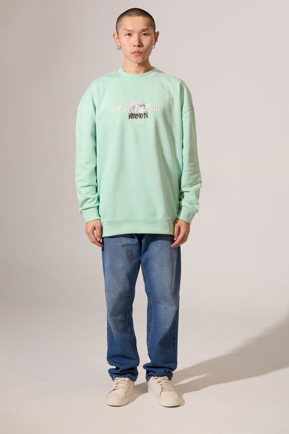 Men's Crew Neck Regular Fit Sweatshirt With A Front Moon Print